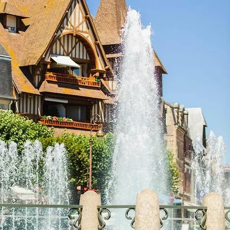 Les Tamaris - With Sea View - Trouville-sur-Mer