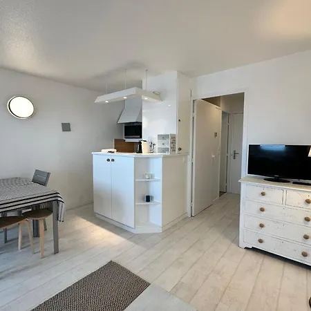 Les Tamaris - With Sea View -