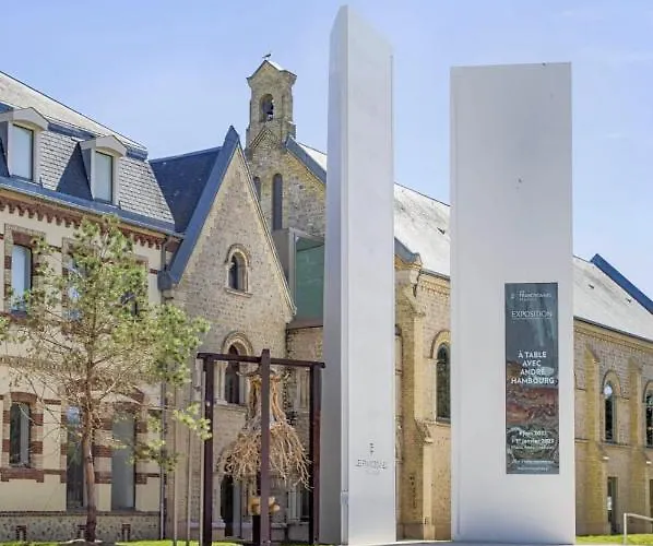 Les Tamaris - With Sea View - *